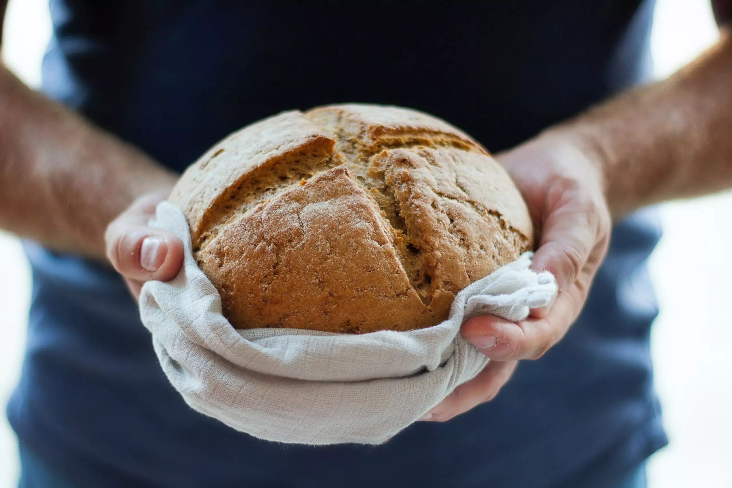 Рецепты наших читателей: Овсяный хлеб в микроволновке за 5 минут